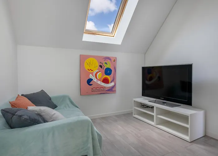 Maison 3 Avec Beau Jardin A *