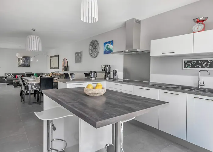 Maison 3 Avec Beau Jardin A